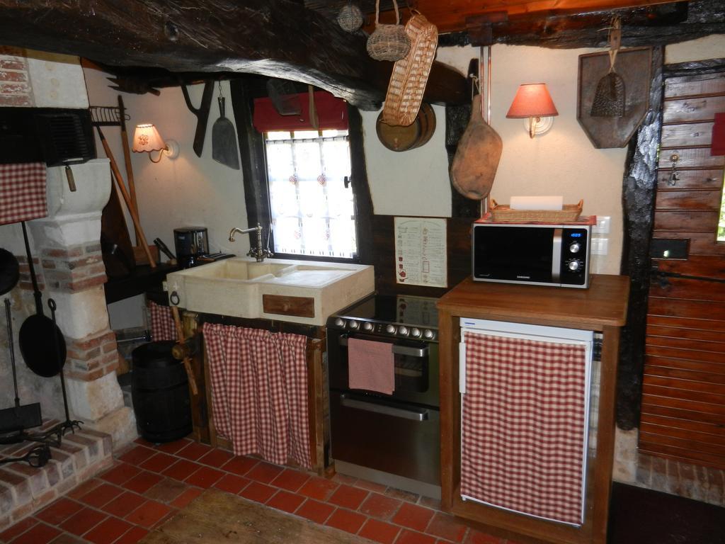 Le Gite Des Trois Vaches Brionne Room photo